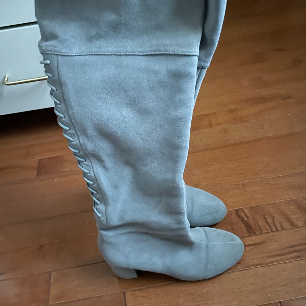 Suede boots